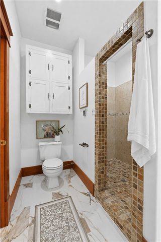 407 NW B Street, Bentonville, AR 72712
