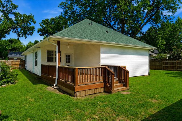 407 NW B Street, Bentonville, AR 72712