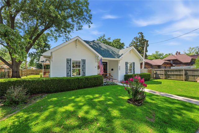 407 NW B Street, Bentonville, AR 72712