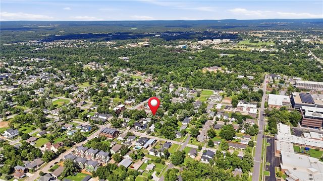 407 NW B Street, Bentonville, AR 72712
