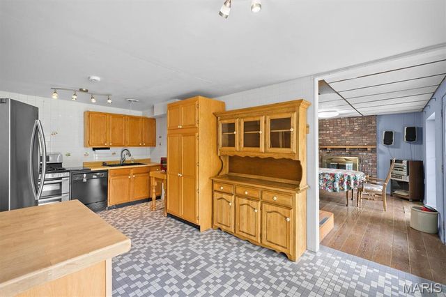 6300 State Route 4, Worden, IL 62097