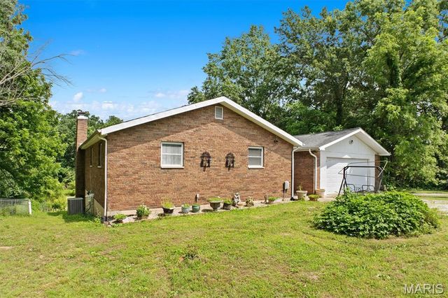 6300 State Route 4, Worden, IL 62097