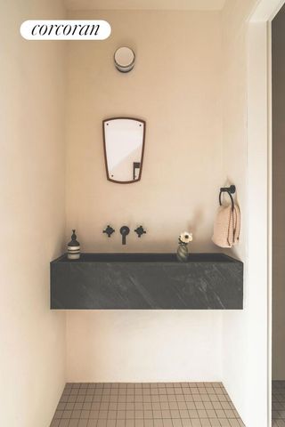 172 N 6TH Street, New York City, NY 11211