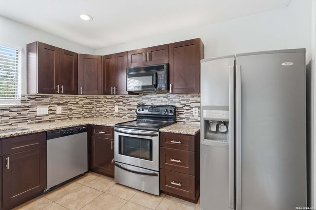 25107 SUMMIT SPGS, San Antonio, TX 78258