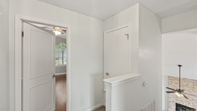 25107 SUMMIT SPGS, San Antonio, TX 78258