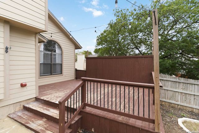 25107 SUMMIT SPGS, San Antonio, TX 78258