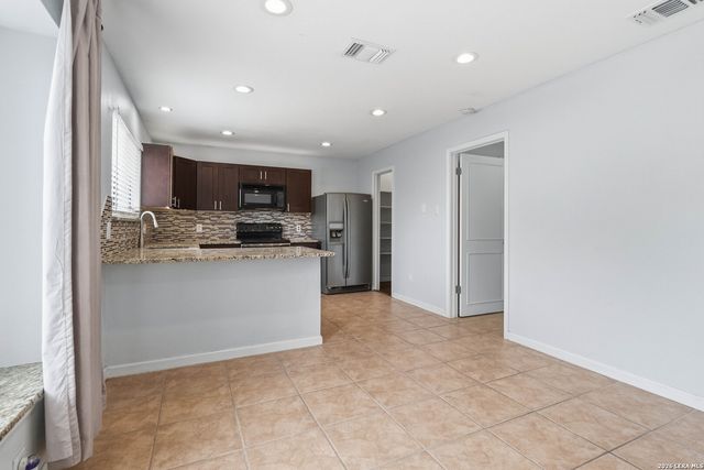 25107 SUMMIT SPGS, San Antonio, TX 78258