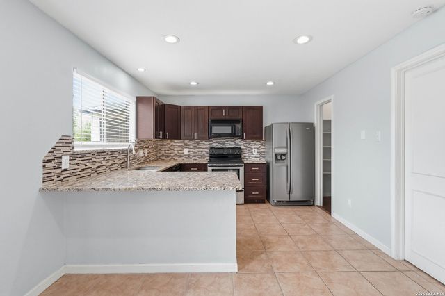 25107 SUMMIT SPGS, San Antonio, TX 78258