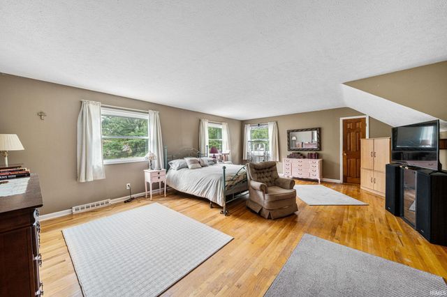 15669 Hearthstone Drive, Mishawaka, IN 46545