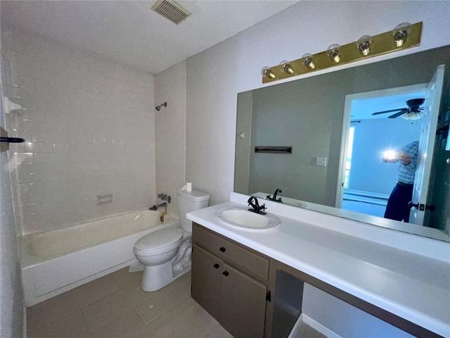 1079 Riverbend Club SE Drive 1079, Atlanta, GA 30339