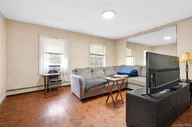 2069 Seward Avenue, Bronx, NY 10473