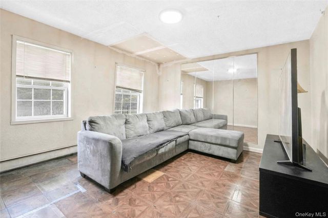 2069 Seward Avenue, Bronx, NY 10473