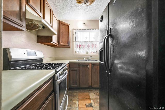 2069 Seward Avenue, Bronx, NY 10473