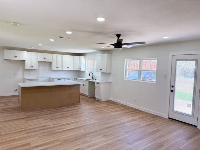 809 longbeach Drive, Garland, TX 75043
