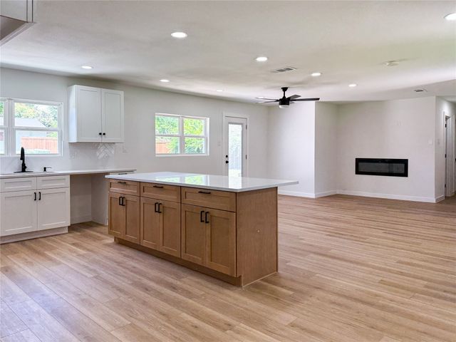 809 longbeach Drive, Garland, TX 75043