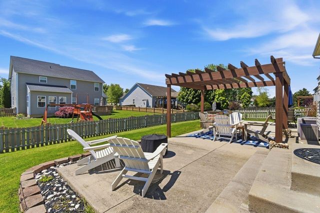 8877 Woodside Street, Canal Winchester, OH 43110