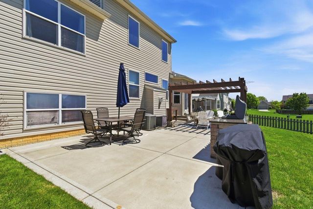 8877 Woodside Street, Canal Winchester, OH 43110