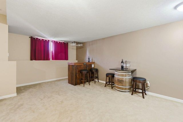 8877 Woodside Street, Canal Winchester, OH 43110