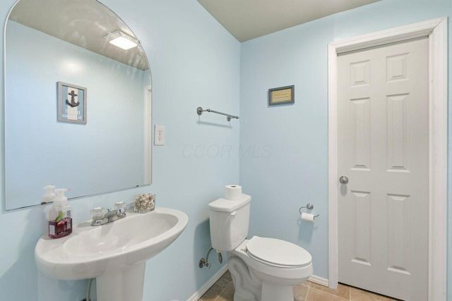 8877 Woodside Street, Canal Winchester, OH 43110