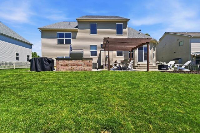 8877 Woodside Street, Canal Winchester, OH 43110