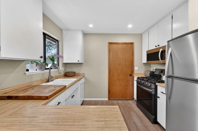 11534 Buckeye Cir, Penn Valley, CA 95946