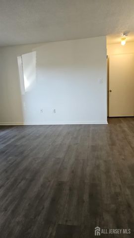 909 ravens crest Drive E, Plainsboro, NJ 08536