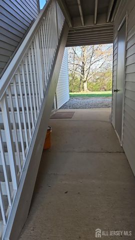 909 ravens crest Drive E, Plainsboro, NJ 08536