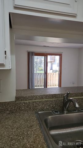 909 ravens crest Drive E, Plainsboro, NJ 08536