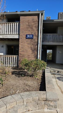 909 ravens crest Drive E, Plainsboro, NJ 08536