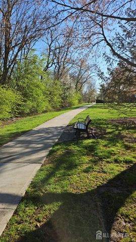 909 ravens crest Drive E, Plainsboro, NJ 08536