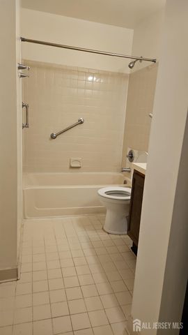 909 ravens crest Drive E, Plainsboro, NJ 08536