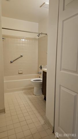 909 ravens crest Drive E, Plainsboro, NJ 08536