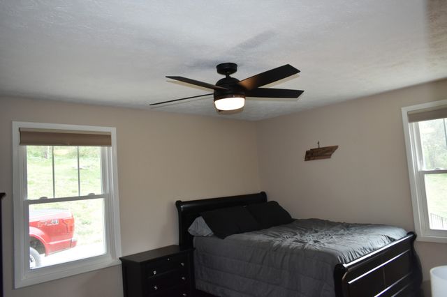 115 Harris Hollow Rd, Pleasant Shade, TN 37145