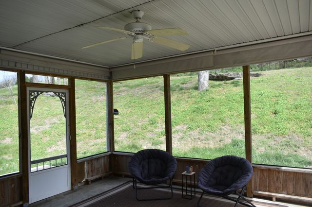 115 Harris Hollow Rd, Pleasant Shade, TN 37145