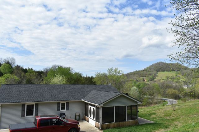 115 Harris Hollow Rd, Pleasant Shade, TN 37145