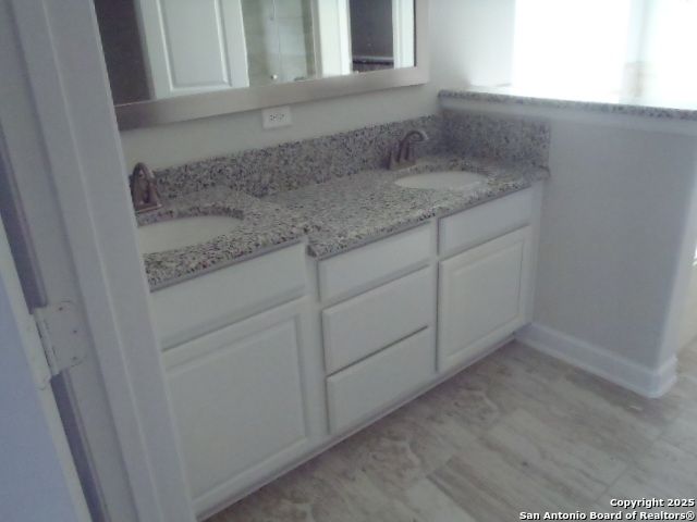 1142 Roaring Falls, New Braunfels, TX 78132