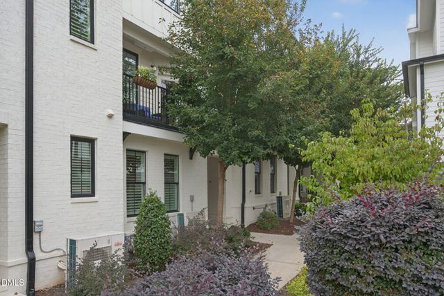 1610 Draper View Loop 102, Raleigh, NC 27608