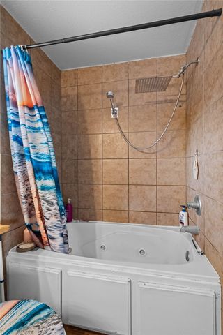 8 Hebrides Drive, Bella Vista, AR 72715