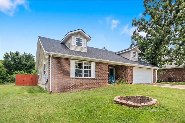 8 Hebrides Drive, Bella Vista, AR 72715