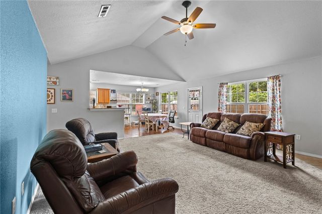 8 Hebrides Drive, Bella Vista, AR 72715