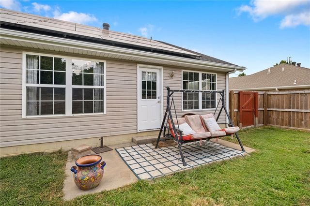 8 Hebrides Drive, Bella Vista, AR 72715