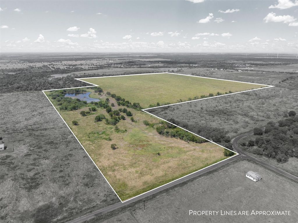 682 W Somers Lane, Axtell, TX 76624