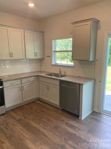 4115 Village Boulevard NW, Conover, NC 28613