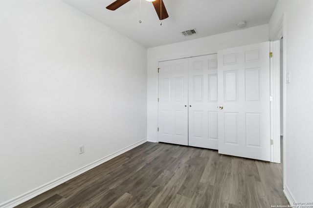 6942 Crestway Rd, San Antonio, TX 78239