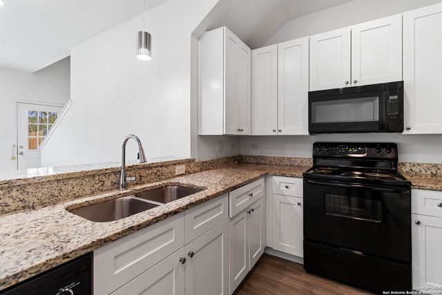 6942 Crestway Rd, San Antonio, TX 78239