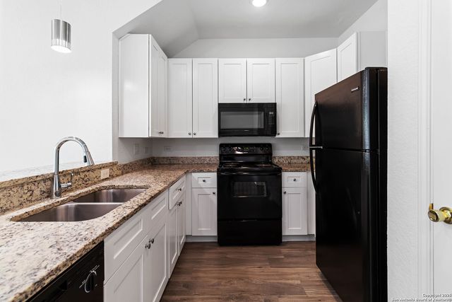 6942 Crestway Rd, San Antonio, TX 78239