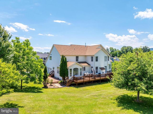 38770 DUTCHMANS KNOLL DR, Lovettsville, VA 20180