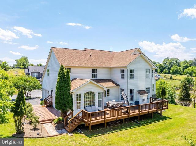 38770 DUTCHMANS KNOLL DR, Lovettsville, VA 20180