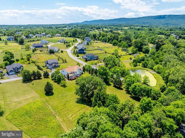 38770 DUTCHMANS KNOLL DR, Lovettsville, VA 20180