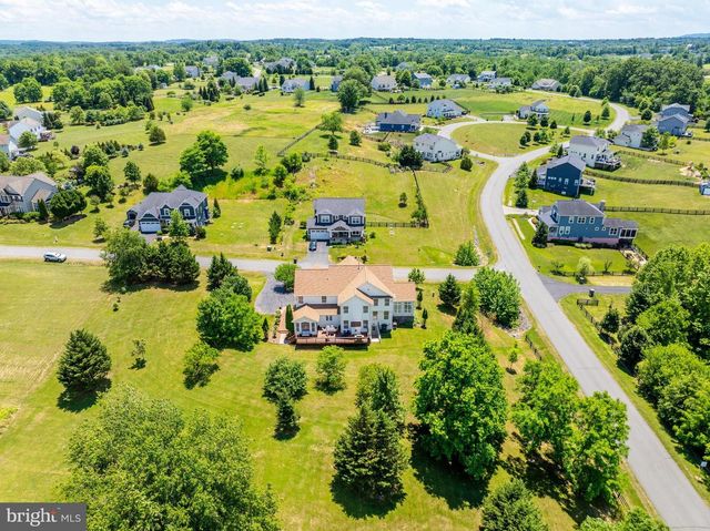 38770 DUTCHMANS KNOLL DR, Lovettsville, VA 20180